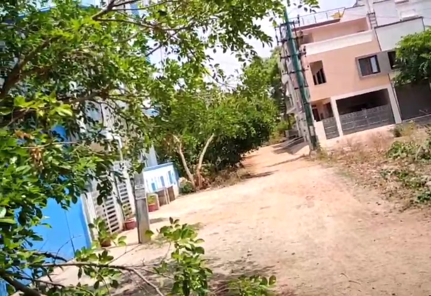 Plot For Sale  In D Group Employees Layout