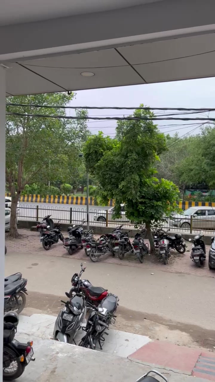 Showroom in Sector 53, Noida for Rent 