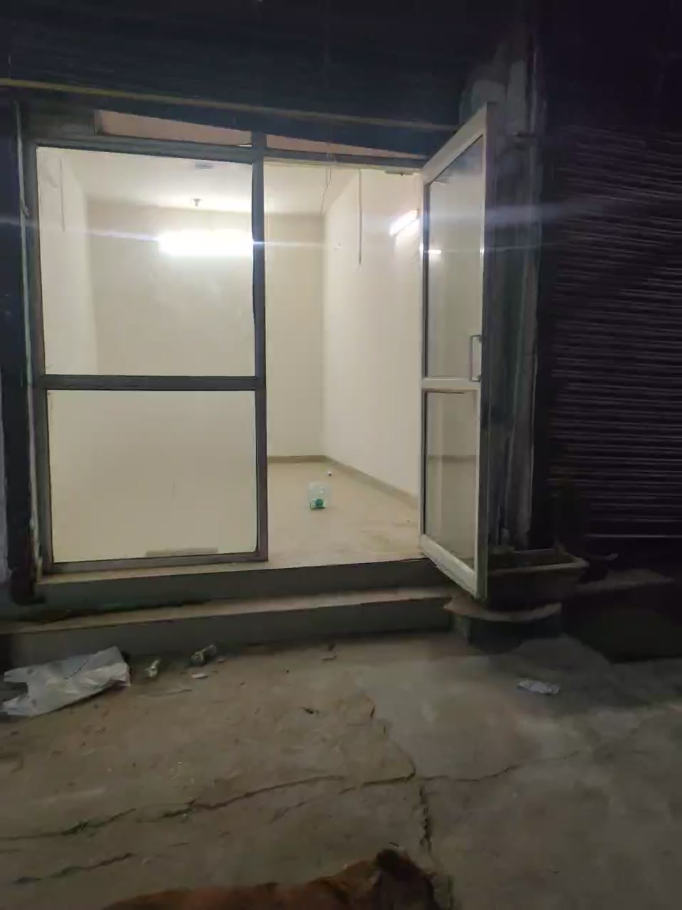 Shop in Sector 52, Gurgaon for Rent 